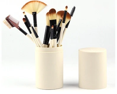 Kit com 12 Pincéis de Maquiagem – Pincéis para Blush, Sombra, Cílios e Iluminador - Image 7