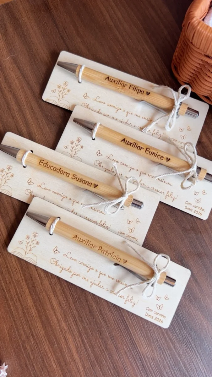 Caneta com Nome Personalizada para Educadora com Base em Madeira | Prenda de Final de Ano - Image 3
