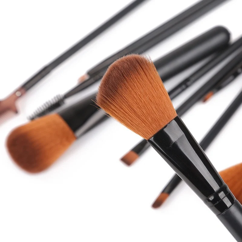 Kit com 12 Pincéis de Maquiagem – Pincéis para Blush, Sombra, Cílios e Iluminador - Image 3