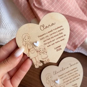 Coração Personalizado para Educadora em Madeira | Prenda de Final de Ano com Nome e Mensagem