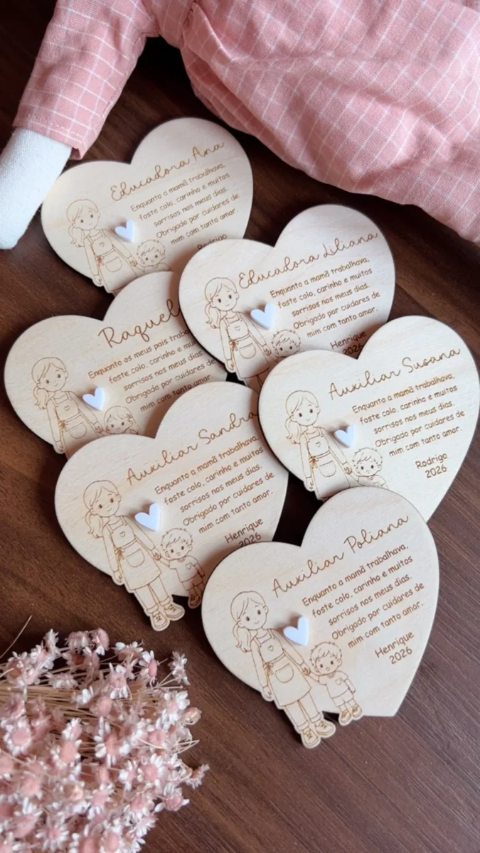 Coração Personalizado para Educadora em Madeira | Prenda de Final de Ano com Nome e Mensagem - Image 3